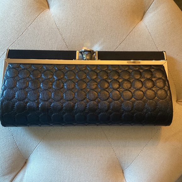 Black clutch or has strap. Excellent condition! - Picture 2 of 10